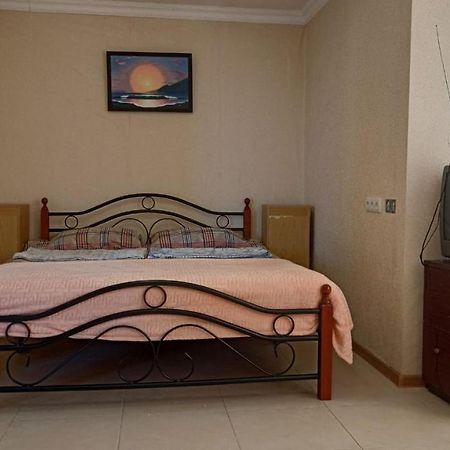 Hotel By The Sea Rozetta Sukhumi Luaran gambar