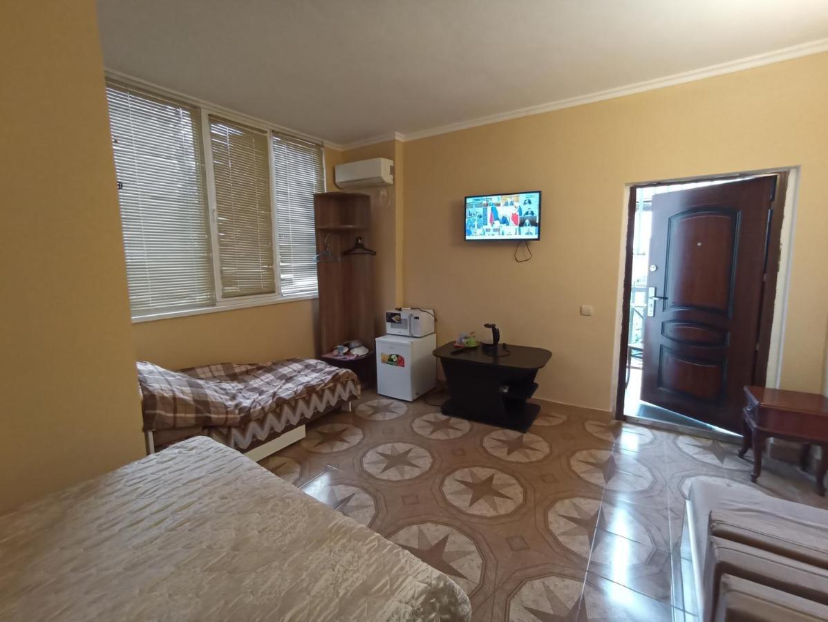 Hotel By The Sea Rozetta Sukhumi Luaran gambar