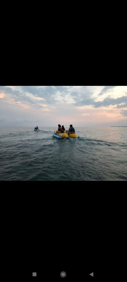 Hotel By The Sea Rozetta Sukhumi Bilik gambar