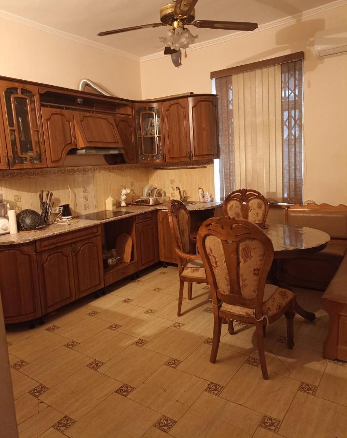 Hotel By The Sea Rozetta Sukhumi Bilik gambar