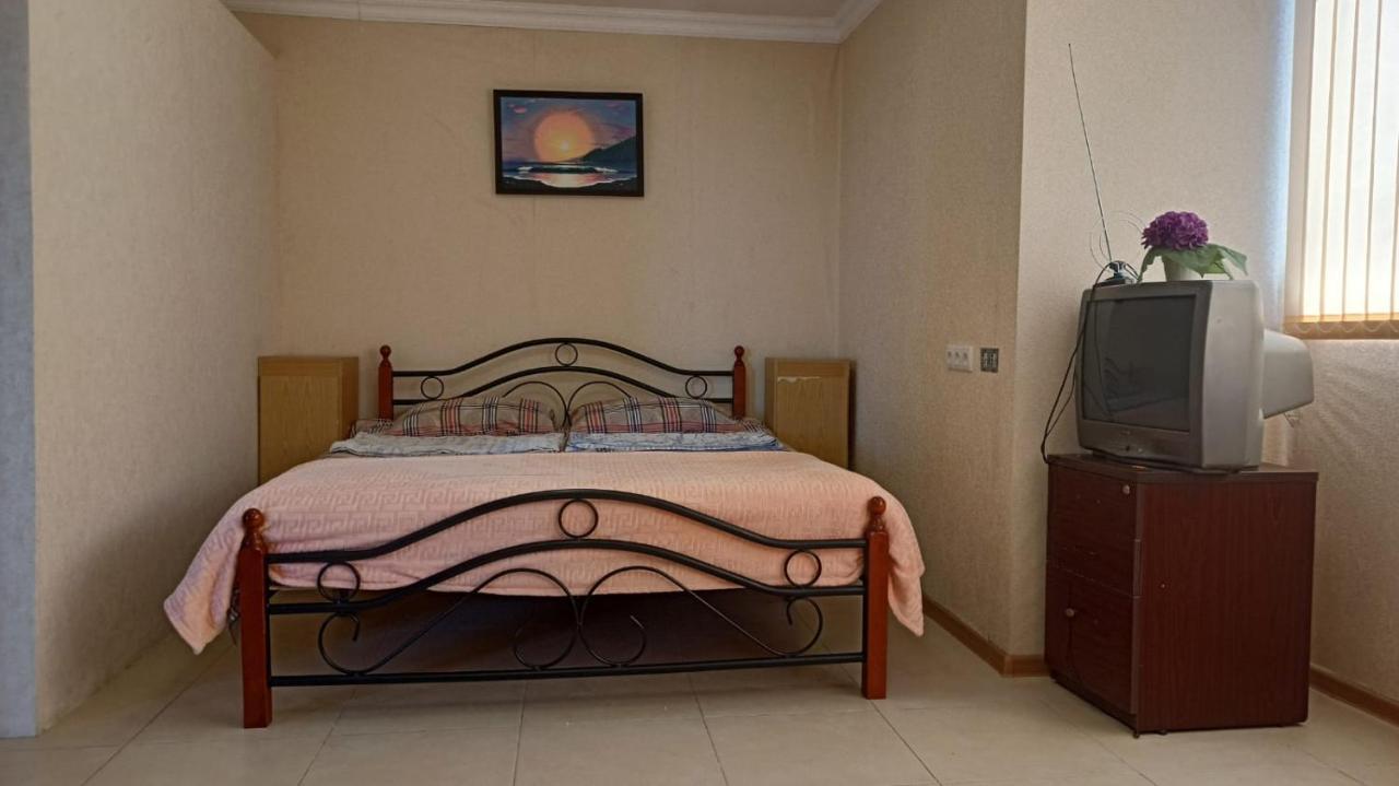 Hotel By The Sea Rozetta Sukhumi Luaran gambar