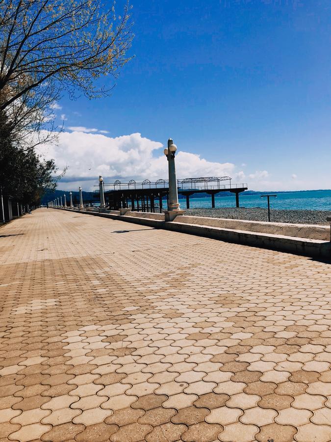 Hotel By The Sea Rozetta Sukhumi Luaran gambar