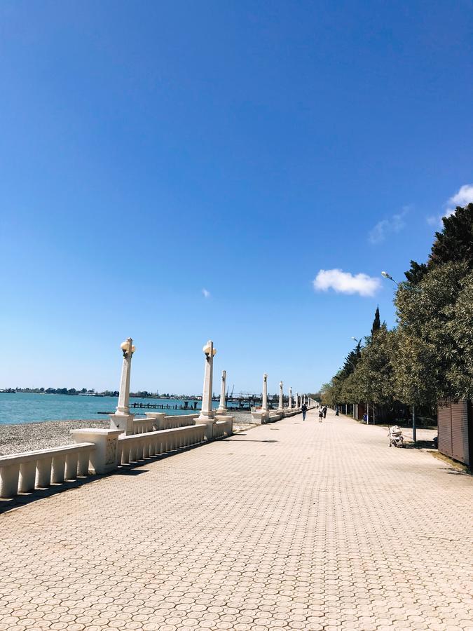 Hotel By The Sea Rozetta Sukhumi Luaran gambar