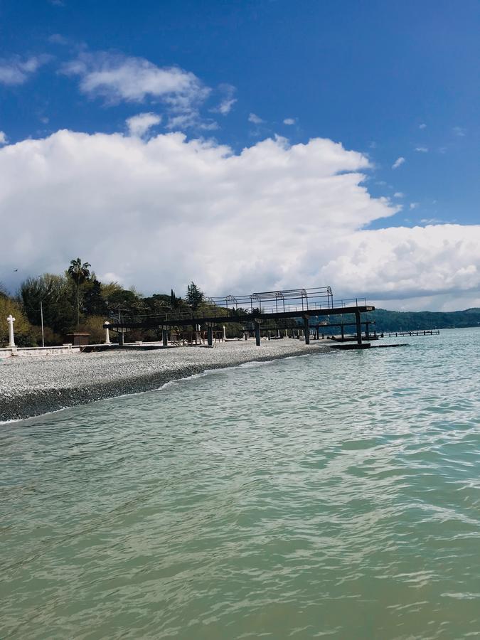 Hotel By The Sea Rozetta Sukhumi Luaran gambar